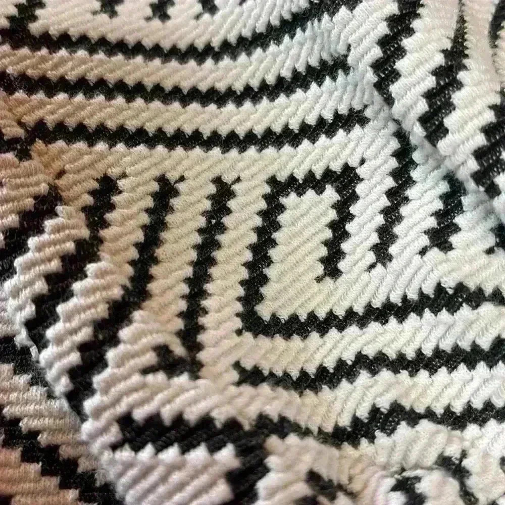Brand-new W-5 woman’s black and white blouse. - Picture 5 of 5